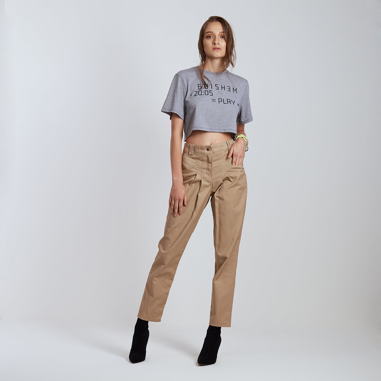 GUiSHEM Crop T-Shirt, color grey with play print