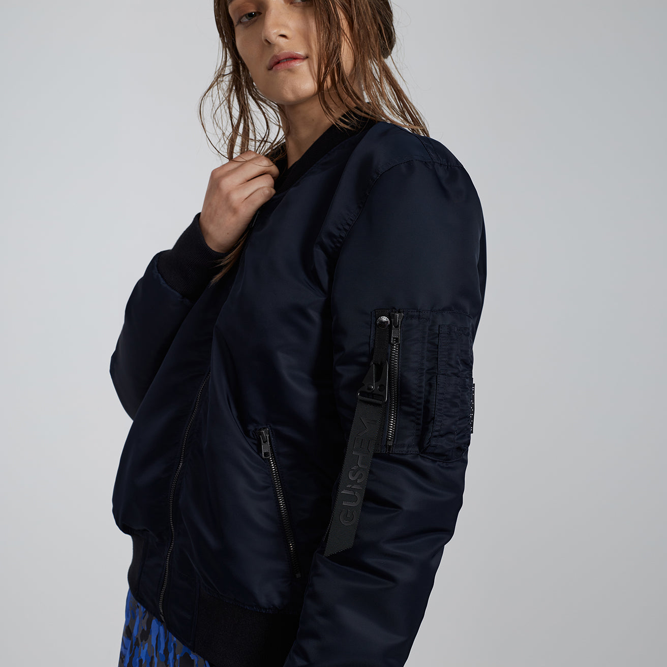 SIGNATURE BOMBER JACKET - Navy
